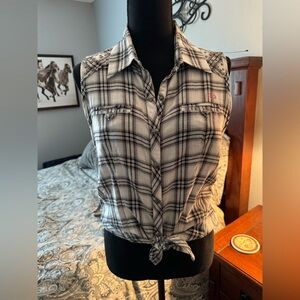 Harley-Davidson women’s sleeveless button down shirt
